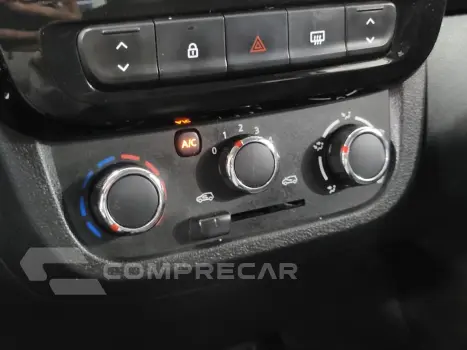 Kwid KWID Intense 1.0 Flex 12V 5p Mec.