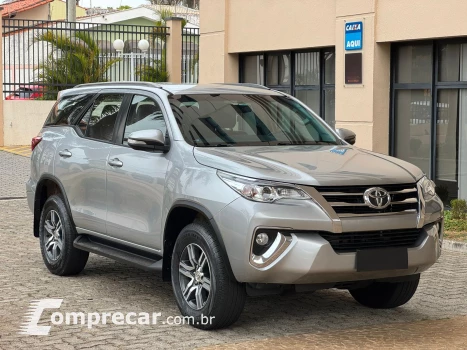 HILUX SW4 2.7 SR 4X2 7 Lugares 16V