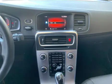 S60 T-4 MOMENTUM 2.0 190cv 4p