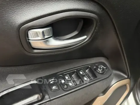 Renegade Longitude 1.8 4x2 Flex 16V Aut.