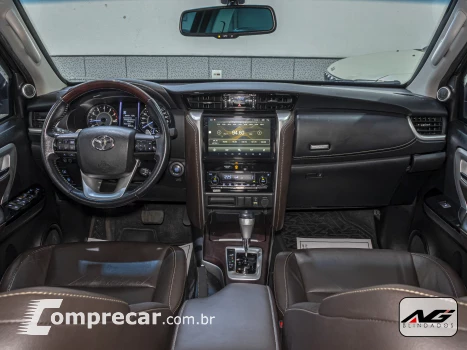 HILUX SW4 2.7 SRV 7 Lugares 4X2 16V