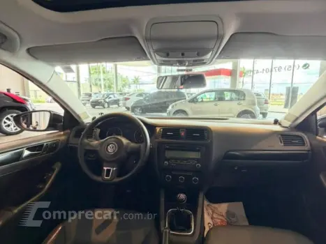 JETTA - 2.0 COMFORTLINE 4P MANUAL