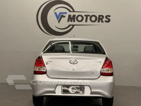 ETIOS 1.5 X PLUS 16V FLEX 4P AUTOMÁTICO