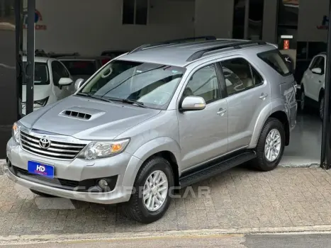 Toyota HILUXSW4 SRV4X4 4 portas