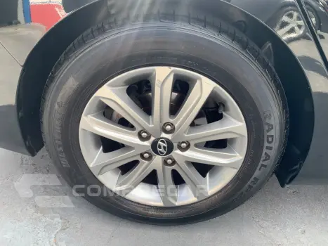 Hyundai Elantra GLS 2.0 16V Flex Aut. 2015
