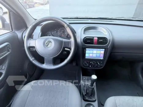 CORSA 1.8 MPFI Sedan 8V