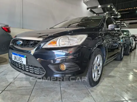FORD Focus 1.6 4 portas
