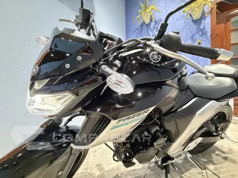 Fazer 250 FZ25