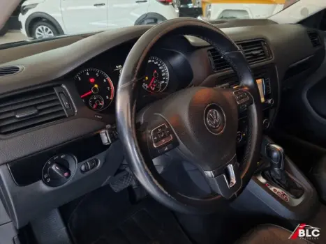 JETTA - 2.0 COMFORTLINE 4P TIPTRONIC