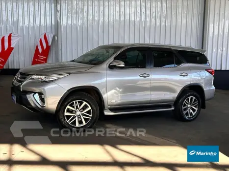 Toyota HILUX SW4 2.8 SRX 4X4 16V TURBO INTERCOOLER DIESE 4 portas