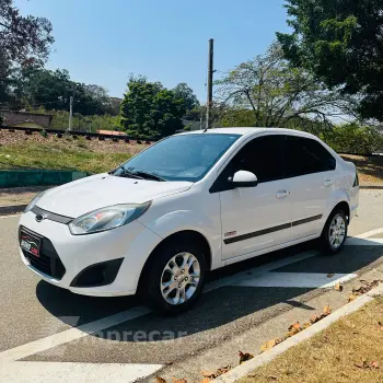 FORD FIESTA 1.6 MPI Class Sedan 8V 4 portas
