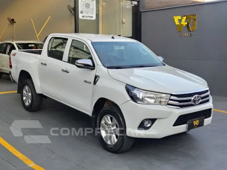 Toyota Hilux CD 4x4 2.8 Diesel Mec. 4 portas