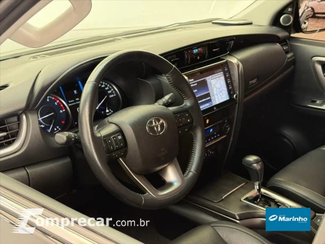 HILUX 2.8 D-4D TURBO DIESEL CD SRX 4X4 AUTOMÁTICO