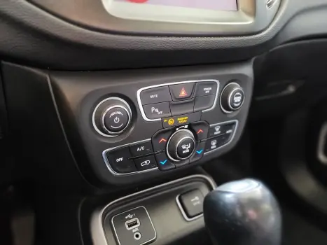 COMPASS LONGITUDE 2.0 4x2 Flex 16V Aut.