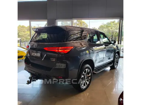 HILUX SW4 2.8 D-4D TURBO DIESEL SRX PLATINUM 7L 4X4 AUTOMÁTI