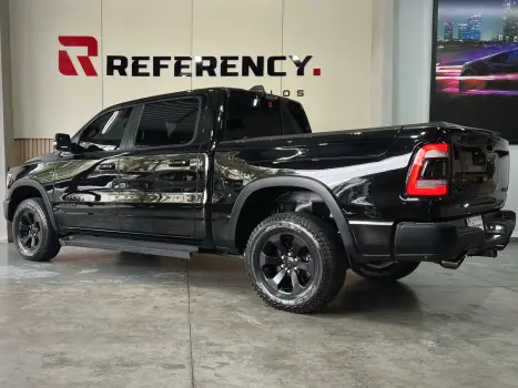 1500 5.7 V8 GASOLINA REBEL CD 4X4 AUTOMÁTICO