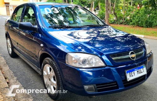 ASTRA 1.8 MPFI GL Sedan 8V