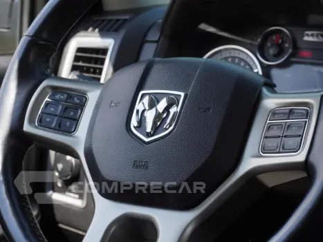 CLASSIC 5.7 V8 GASOLINA LARAMIE NIGHT EDITION CD 4X4 AUTOMÁT