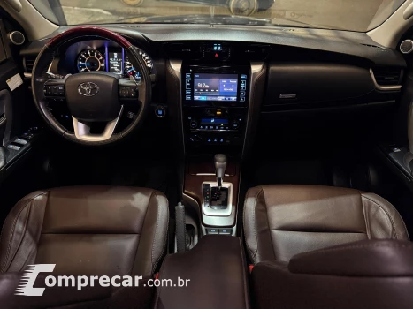 HILUX SW4 2.8 D-4d Turbo SRX 7L 4X4