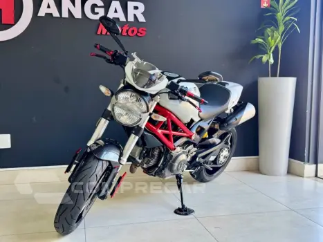MONSTER 796
