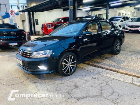 Volkswagen JETTA 2.0 TSI Highline 211cv 4 portas