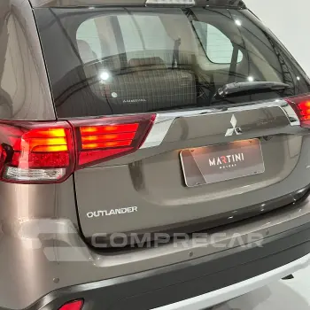 OUTLANDER 2.2 165cv Diesel Aut.