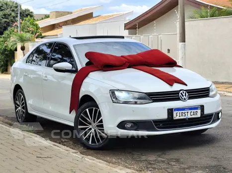 JETTA 2.0 TSI HIGHLINE 211CV GASOLINA 4P TIPTRONIC