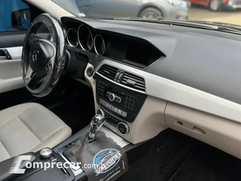 Mercedes-Benz C 200 1.8 CGI Avantgarde 16V 4 portas