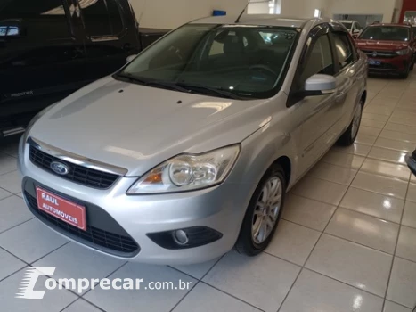 FORD FOCUS 2.0 GLX Sedan 16V 4 portas