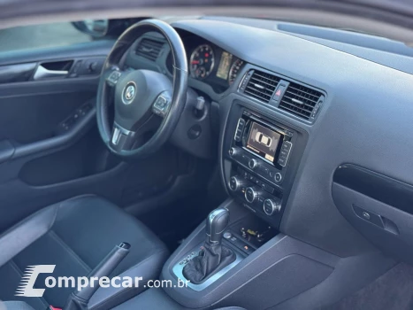 Jetta 2.0 4P FLEX CONFORTLINE AUTOMÁTICO