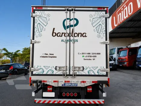 Delivery 10.160 + Baú Refrigerado