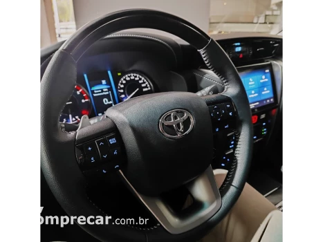 HILUX SW4 2.8 D-4D TURBO DIESEL SRX PLATINUM 7L 4X4 AUTOMÁTI