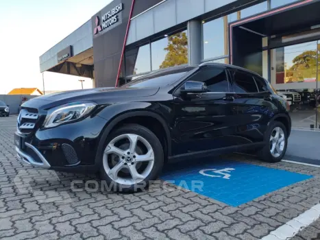 Mercedes-Benz GLA 200 1.6 CGI Style 16V Turbo 4 portas