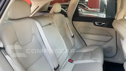 VOLVO XC60 2.0 T8 RECHARGE INSCRIPTION EXPRESSION AWD