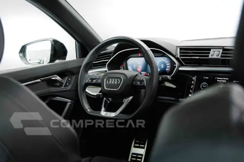 Q3 2.0 40 TFSI Performance Black Quattro