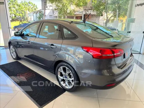 FOCUS 2.0 SE Plus Fastback 16V