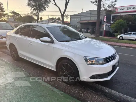 JETTA - 2.0 COMFORTLINE 4P TIPTRONIC