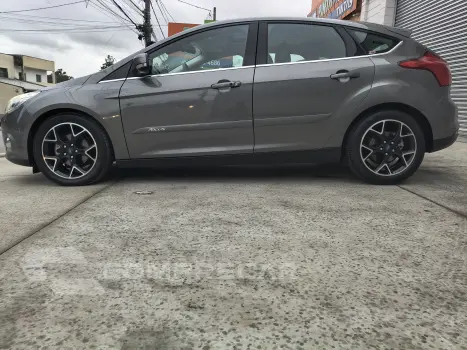 FORD FOCUS 2.0 Titanium Plus Hatch 16V Auto 4 portas