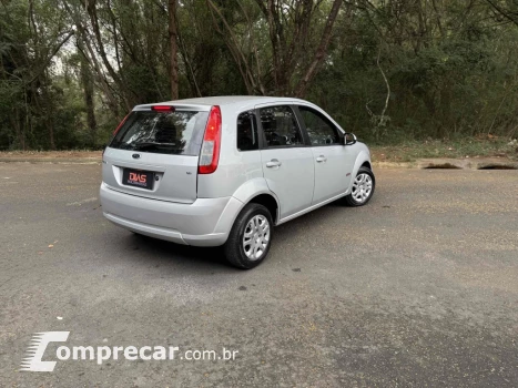 FIESTA 1.6 MPI Class Hatch 8V