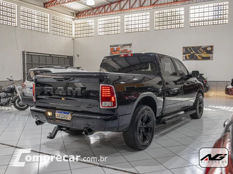 CLASSIC 5.7 V8 Laramie Night Edition CD 4X4