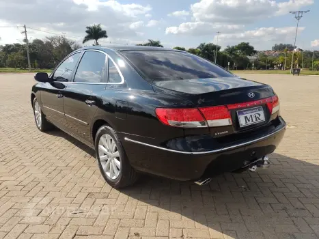 AZERA 3.3 MPFI GLS Sedan V6 24V