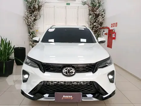 HILUX SW4 2.8 D-4D TURBO DIESEL SRX PLATINUM 4X4