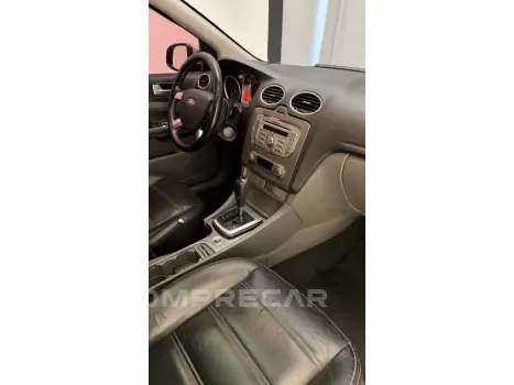 FOCUS 2.0 TITANIUM HATCH 16V FLEX 4P AUTOMÁTICO