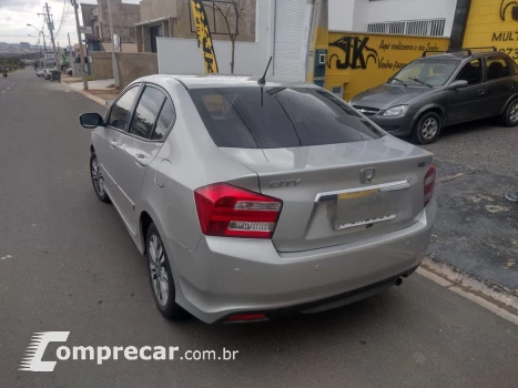CITY 1.5 LX Sedan 16V