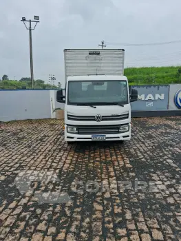 EXPRESS 4X2 COM BAÚ 4,5M
