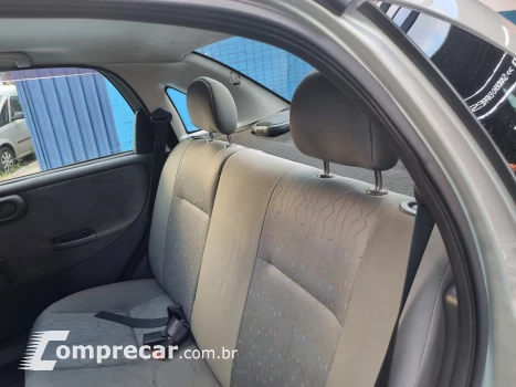 CORSA 1.8 MPFI Maxx Sedan 8V