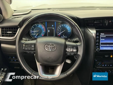 HILUX 2.8 D-4D TURBO DIESEL CD SRX 4X4 AUTOMÁTICO