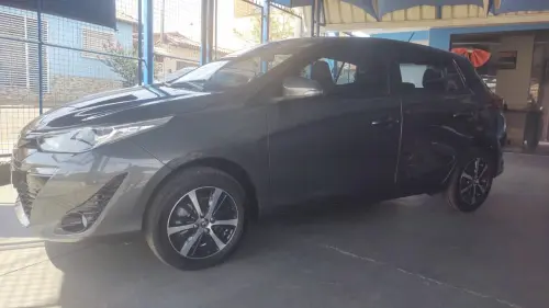 Yaris XLS automático/ teto