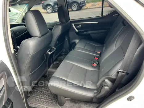 HILUX SW4 2.8 D-4d Turbo SRX 7L 4X4