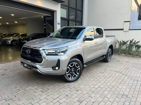 Toyota HILUX 2.8 D-4d Turbo CD SRX 4X4 4 portas